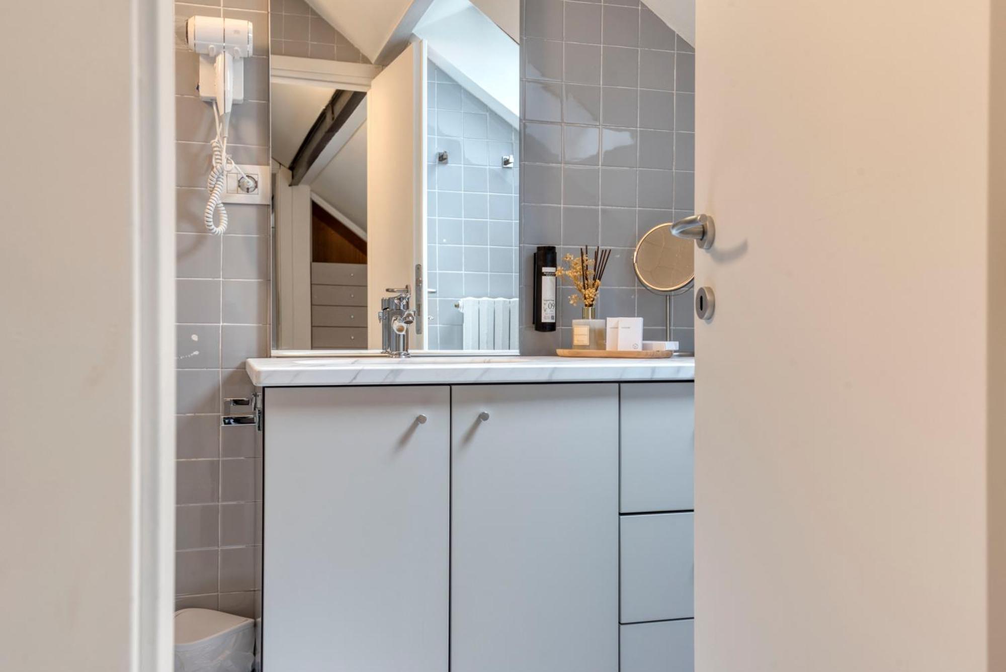 Milan Royal Suites -Montenapoleone- ภายนอก รูปภาพ